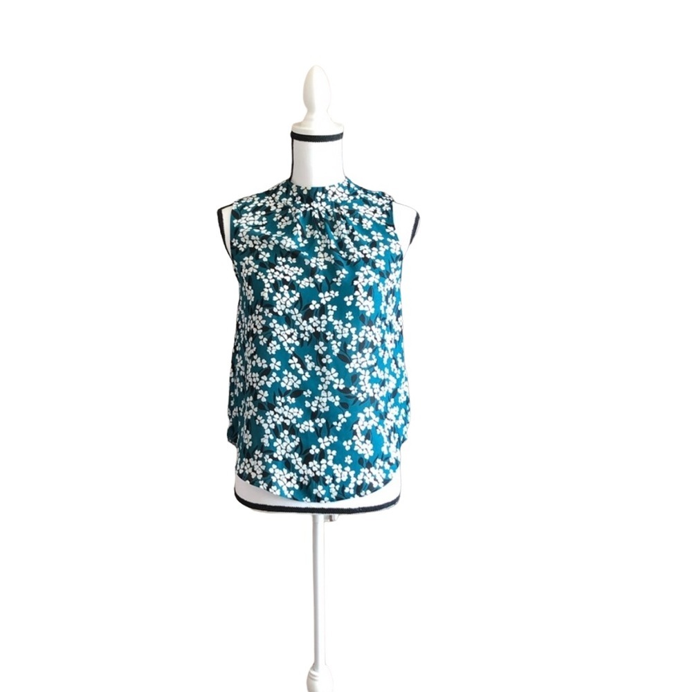 NWT Who What Wear Sleeveless Blouse Turquoise White Floral Mock Neck Size XS - Picture 3 of 14